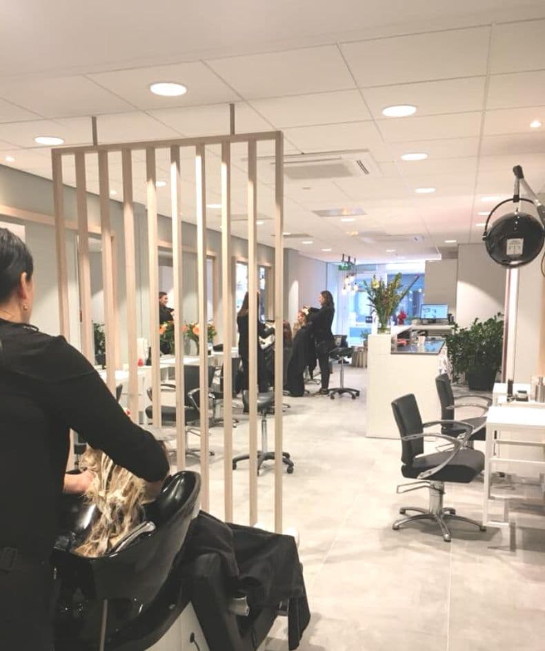 Hizi Hair salon interieur in Leiden